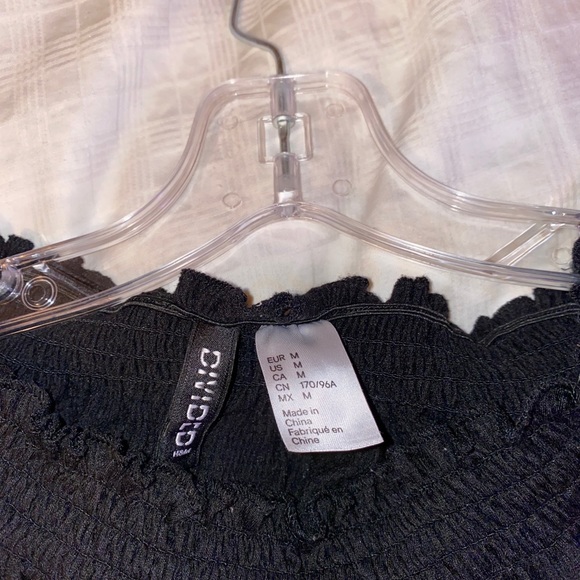 H&M DIVIDED Long Sleeve - Picture 2 of 2